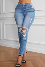Load image into Gallery viewer, Raw Cut Frayed Hem Jeans
