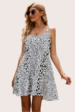 गैलरी व्यूवर में इमेज लोड करें, Tiered Leopard Babydoll Dress
