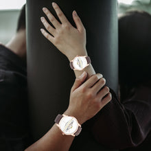गैलरी व्यूवर में इमेज लोड करें, Breezewear Instafamous Wide Type Quartz watch

